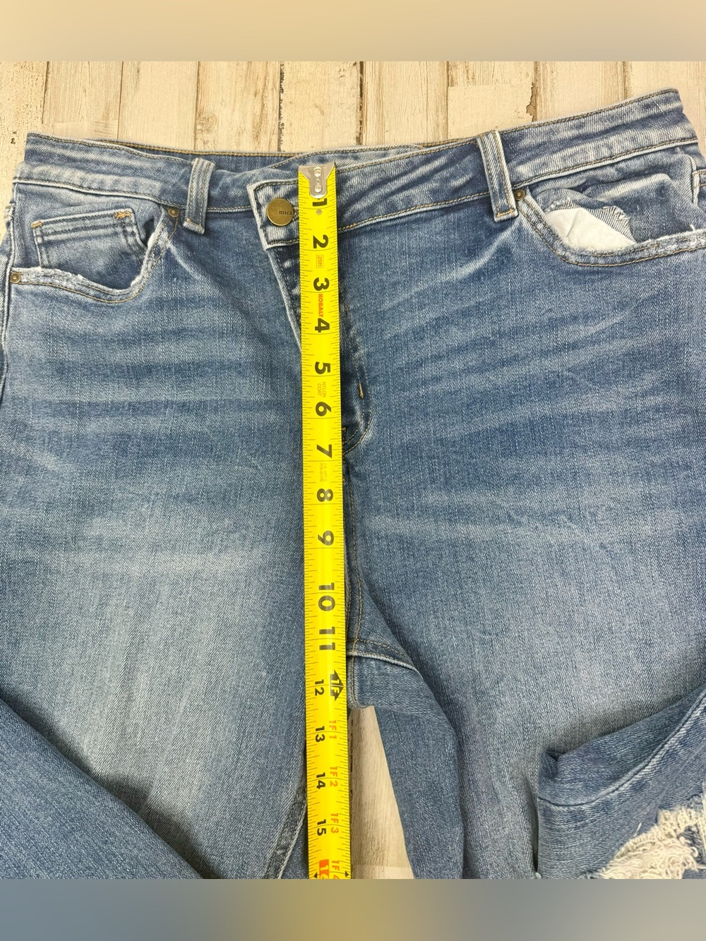 Mica Jeans Women's 31 (34x27) Light Wash Blue Distressed Raw Hem Stretch Crop - Picture 7 of 12
